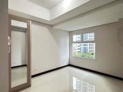 – @ % !, ! Gateway Regency Studios