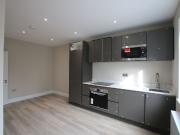Geary Road, London NW10, 2 bed flat to rent, £2,600 pcm...