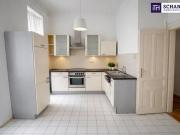 Gebraucht aber gut! 2,5 Zimmer im Altbau mit Balkon und...