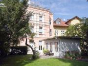 Gediegene Altbau Wohnung in zentraler Lage