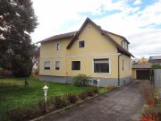 GEDIEGENES HAUS MIT ZWEI WOHNEINHEITEN UND GROSSEM GARTEN!