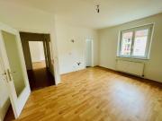 Teilmöblierte Dachgeschosswohnung mit Küche, 2 Zimmer... Teilmöblierte Dachgeschosswohnung mit Küche, 2 Zimmer...