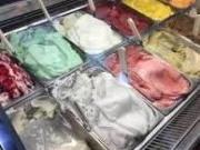 Gelateria in vendita a Cascina 60 mq Rif: 1236531