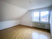 Gemütliche 3 Zimmer Dachgeschoss Wohnung in Oberhausen...