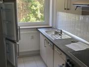 Gemütliche 3 Zimmer mit neuem Laminat, Wanne und Garage...