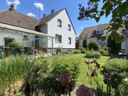 Gemütliches Haus mit schönem Garten