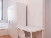 Gemütliches Zimmer in Wohnung mit 6 Schlafzimmern in...