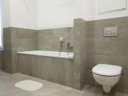 Gemütliches Zimmer zur Miete in 6 Zimmer Wohnung in Neukölln