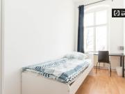 Gemütliches Zimmer zur Miete in einer Wohnung mit 5...