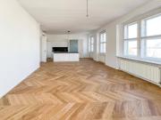 Generalsanierte, helle 4 Zimmer Altbauwohnung mit...