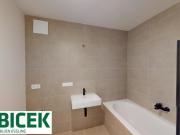 Generationenwohnung: 5 Zimmer + Studio + Garten