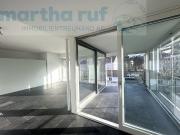 Generous 4.5 room apartment with glazed loggia and...