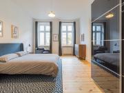 Generous and modern 4 room apartment in the center of...