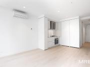 Generous sized apartment in EQ tower