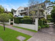 Generously sized, convenient ground floor apartment