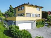 Genug Platz für die ganze Familie geräumiges Wohnhaus in...