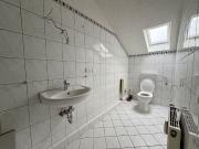 Gepflegte 2 Zimmer Dachgeschosswohnung in zentraler Lage...