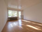 Gepflegte 2 Zimmer Wohnung mit Balkon und EBK im...