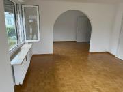 Gepflegte 3,5 Zi Whg. mit Einbauküche, Balkon und Garage...