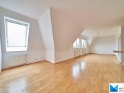 Gepflegte Dachgeschosswohnung mit 2 Zimmern und...