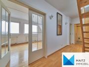 Gepflegte Dachgeschosswohnung mit 2 Zimmern und Terrasse...