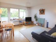 Gepflegte und großzügige 2 Zimmer Wohnung im 1....