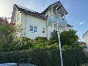 gepflegtes 2 Famillienhaus mit Panoramablick & PV Anlage