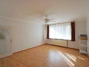 Super Lage gleich neben dem Auhofcenter! 2 Zimmer Wohnung