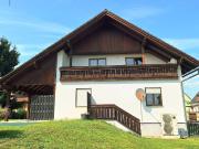 GEPFLEGTES EIN UND MEHRFAMILIENHAUS MIT GROSSEM...