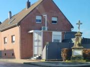 Gepflegtes Einfamilienhaus mit Garten & Garage in DN...
