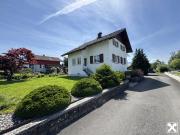 Gepflegtes Einfamilienhaus mit viel Grünfläche