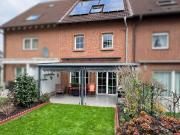 Gepflegtes Familienhaus mit Garten und PV Anlage in Neuss