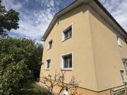 Gepflegtes Haus mit Garten