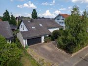 Gepflegtes Haus mit schönem Grundstück für die große...