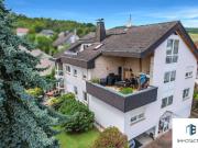 Gepflegtes Mehrfamilienhaus mit 8 vermieteten...