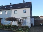 Gepflegtes Reihenendhaus mit großem Garten, Wohnstraße...