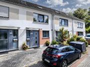 Gepflegtes Reihenmittelhaus von privat mit Garten und Garage