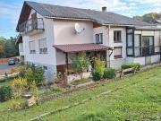 Gepflegtes Wohnhaus in ruhiger Hanglage Gepflegtes Wohnhaus in ruhiger Hanglage