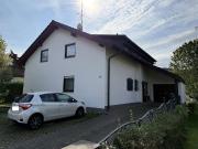 Gepflegtes Zweifamilienhaus mit Garten zu verkaufen