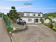 Gepflegtes Zweifamilienhaus mit großem Platzangebot in...