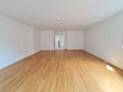 GERAEUMIGE GARCONNIERE mit FLAIR in Richtung Innenhof...