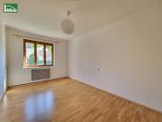 Geräumige 2 Zimmer Wohnung mit getrennter Küche und...