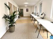 Geräumige 2 Zimmer Wohnung mit Loggia und Einbauküche –...