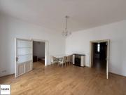 Geräumige 2 Zimmer Wohnung mit Potenzial auf der...