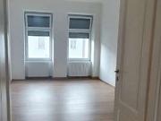 geräumige 3 zimmer altbauwohnung auch wg geeignet