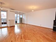 Geräumige 3 Zimmer Wohnung mit Balkon und Garagenplatz