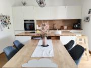 Geräumige 3 Zimmerwohnung | Garten, Terrasse, Küche und... Geräumige 3 Zimmerwohnung | Garten, Terrasse, Küche und...