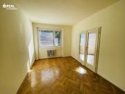 Geräumige 6 Zimmer Wohnung mit Balkon Nähe NAWI