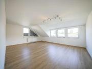 Geräumige Dachgeschosswohnung in schöner Lage von...