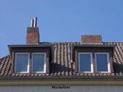 Geräumige Doppelhaushälfte nebst Garten und 2 Garagen